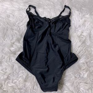 SMOOTHIE Beyond Backless shapewear lace detail convertible straps snaps sz 34C